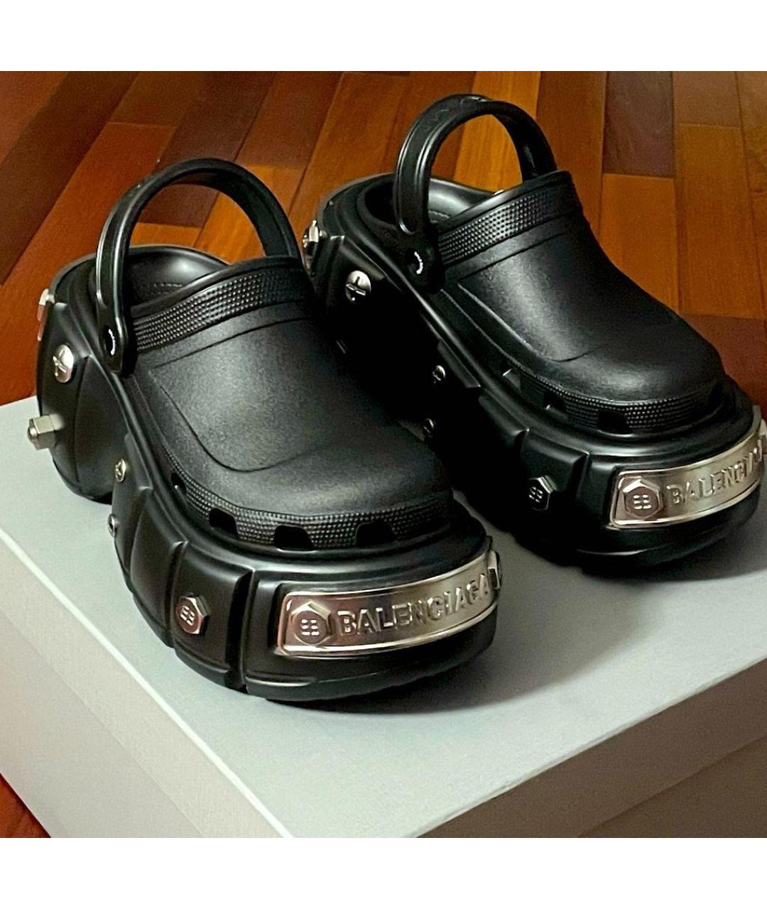 BALENCIAGA Черные резиновые низкие кроссовки / кеды, фото 2