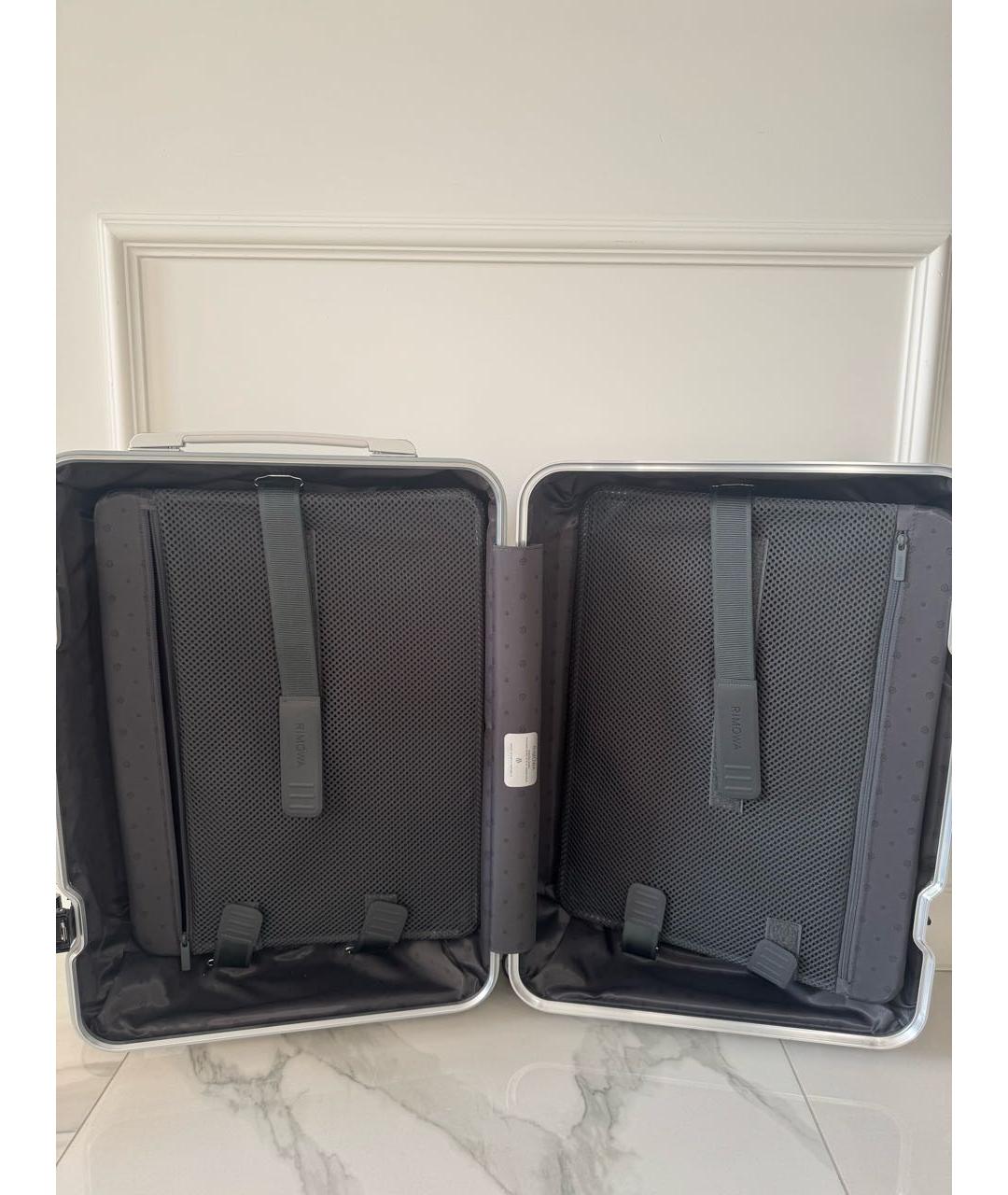 Rimowa Белый чемодан, фото 4
