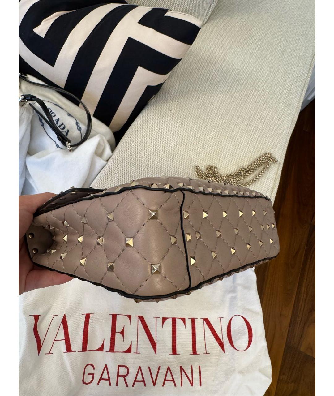 VALENTINO Бежевая кожаная сумка через плечо, фото 3