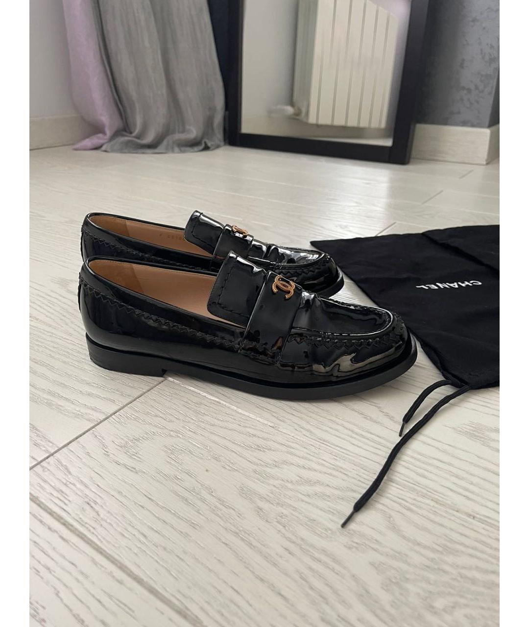 CHANEL Черные лоферы из лакированной кожи, фото 6
