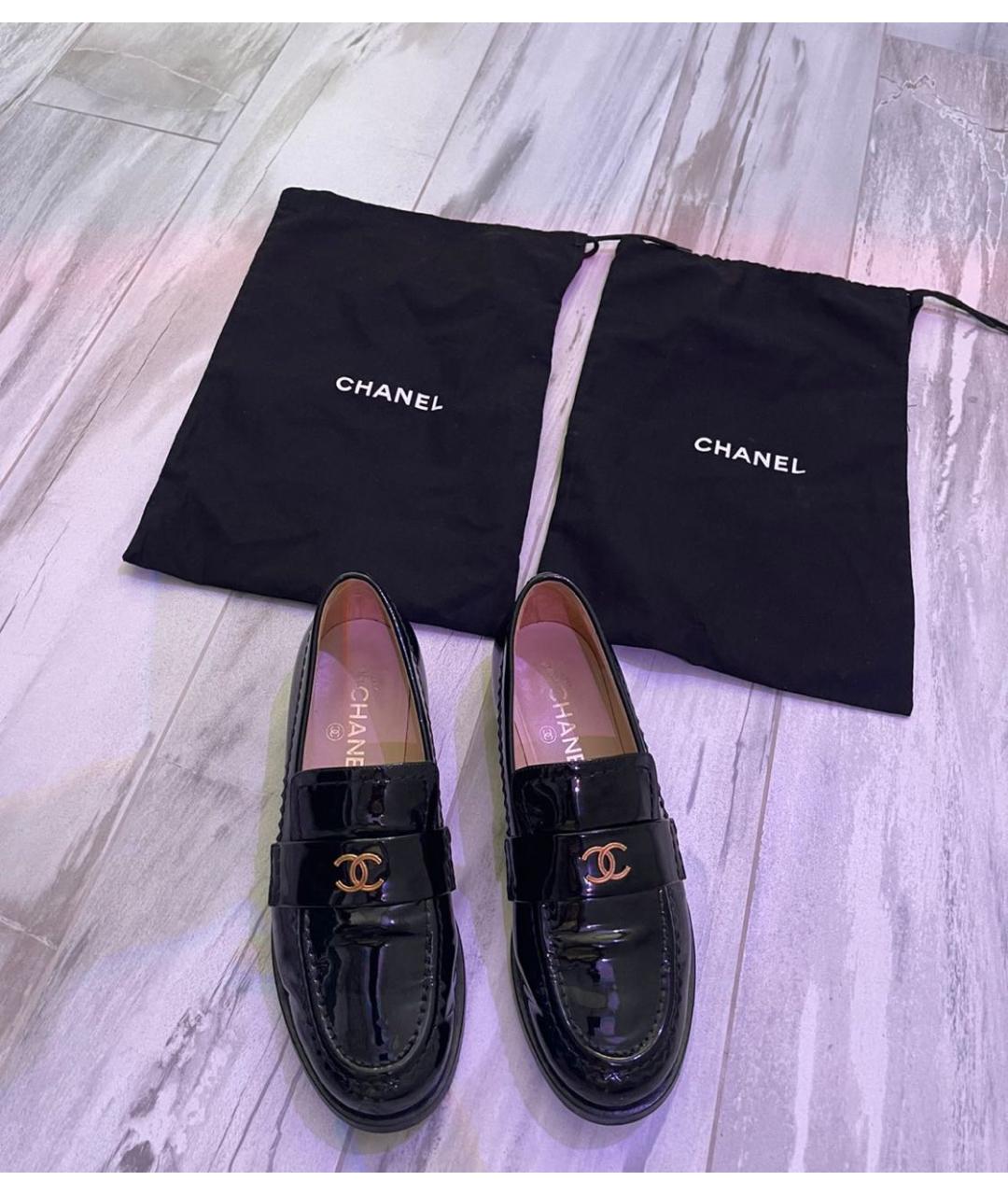 CHANEL Черные лоферы из лакированной кожи, фото 4