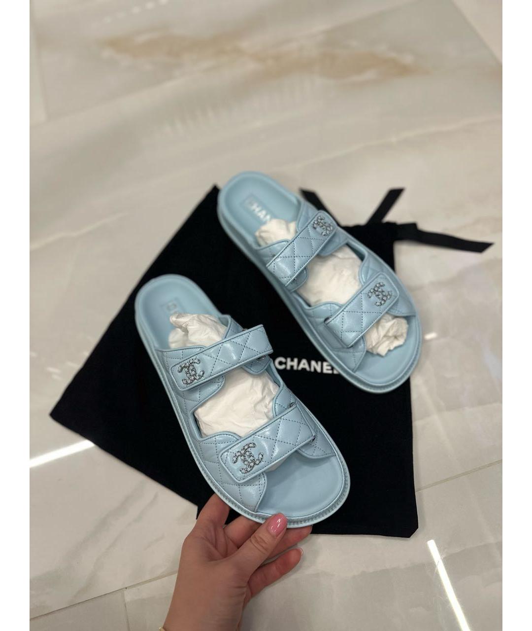 CHANEL Голубые кожаные сандалии, фото 2