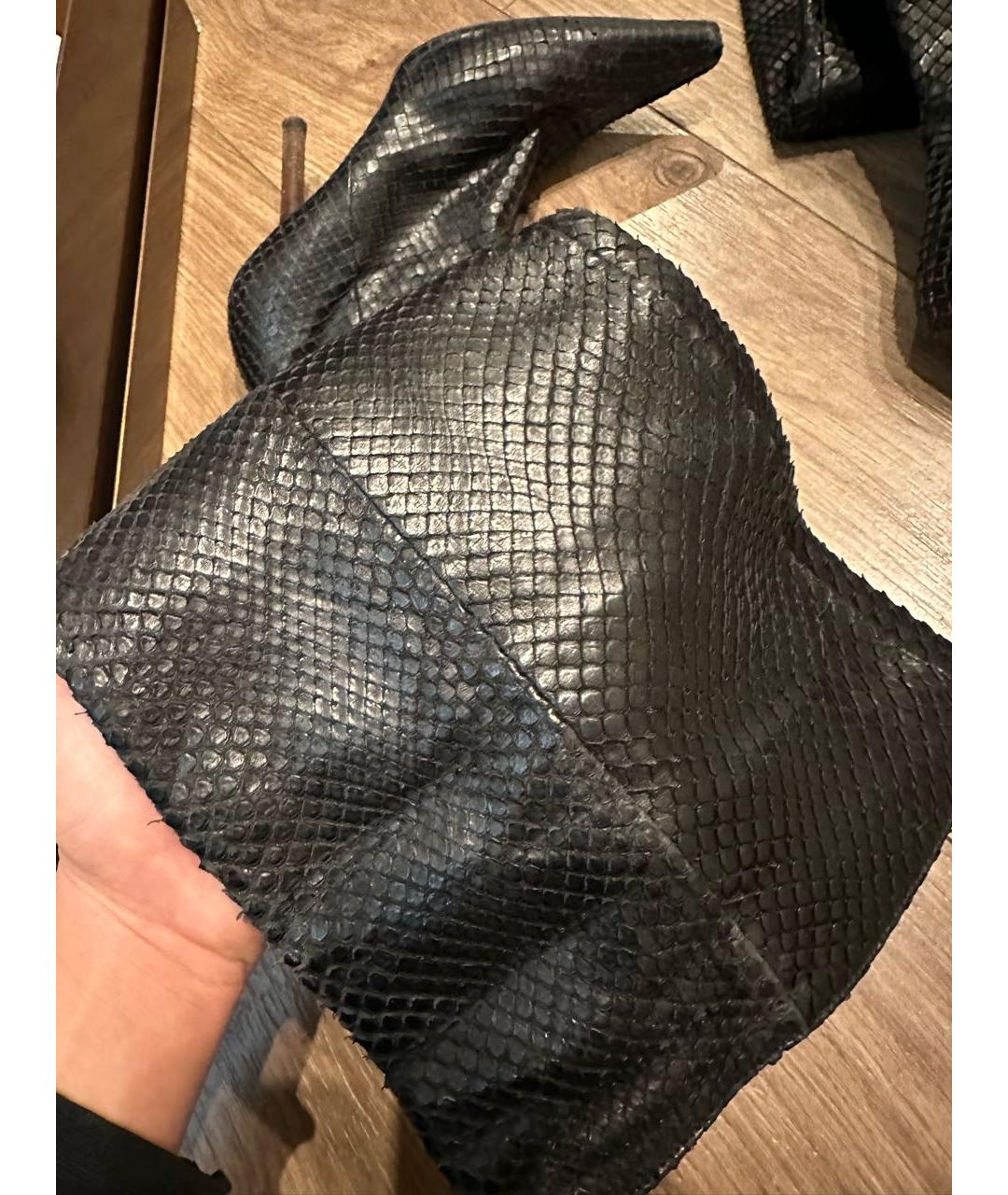 GUCCI Черные сапоги из экзотической кожи, фото 5