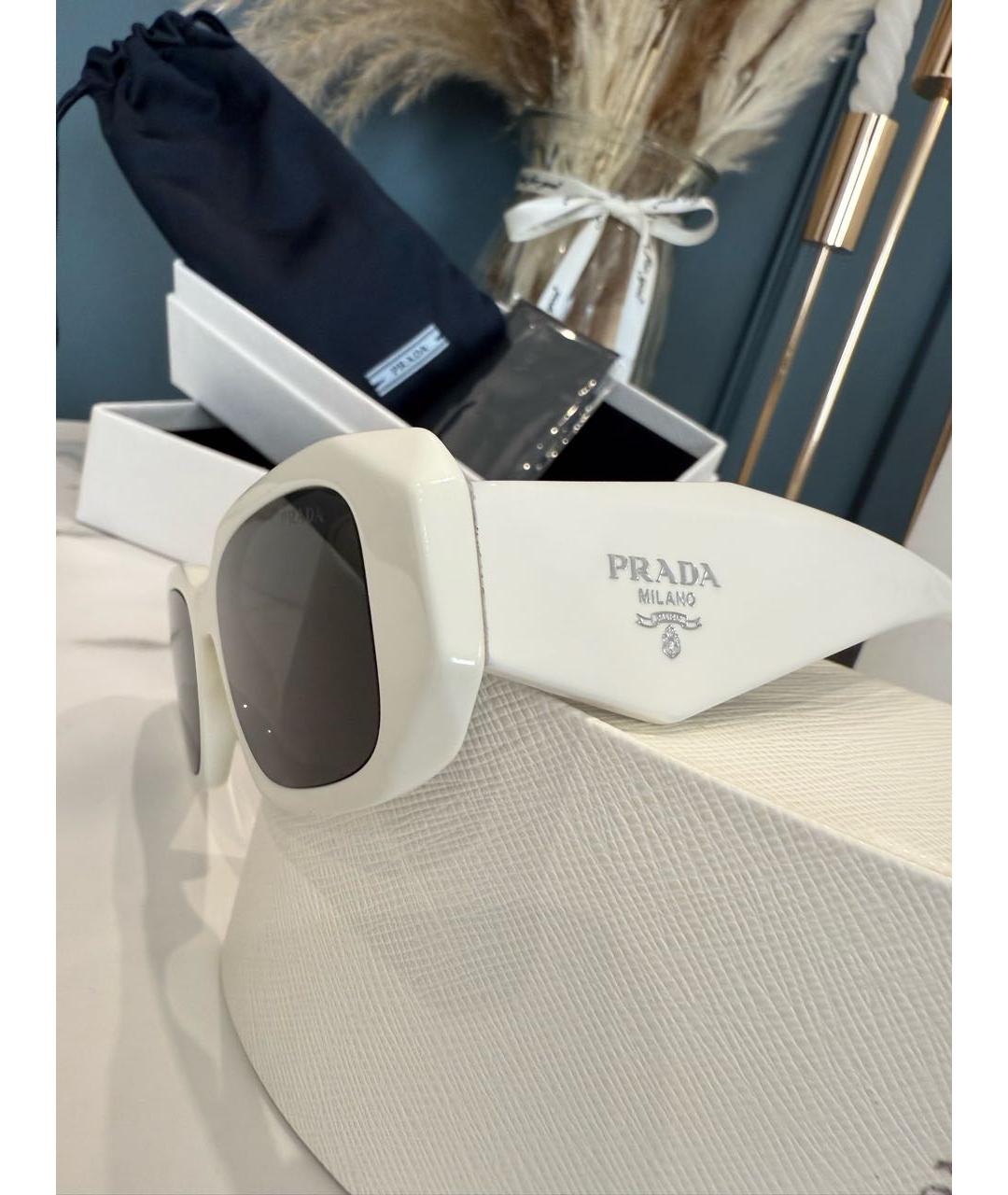 PRADA Белые пластиковые солнцезащитные очки, фото 3