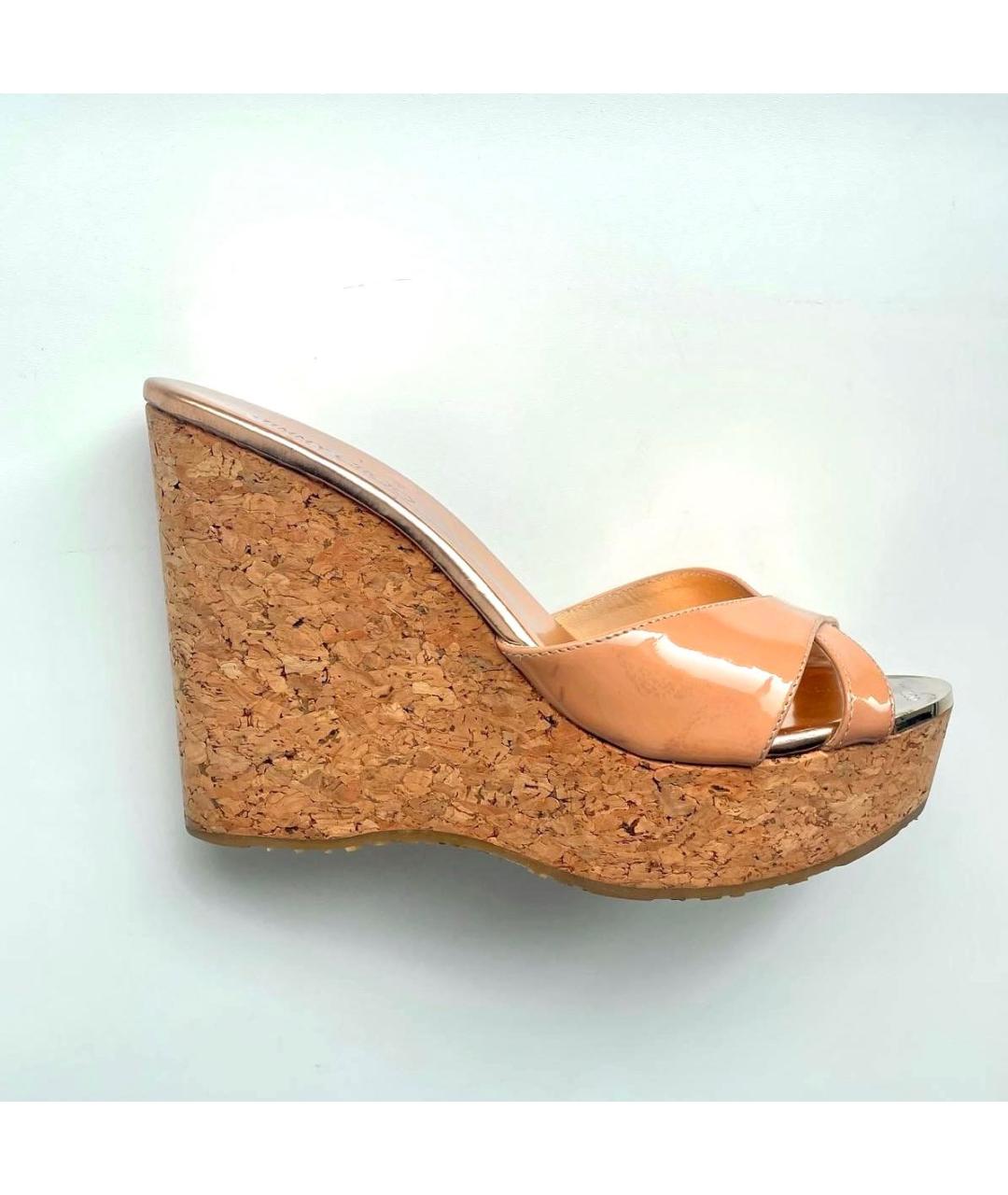 JIMMY CHOO Бежевые сабо из лакированной кожи, фото 9