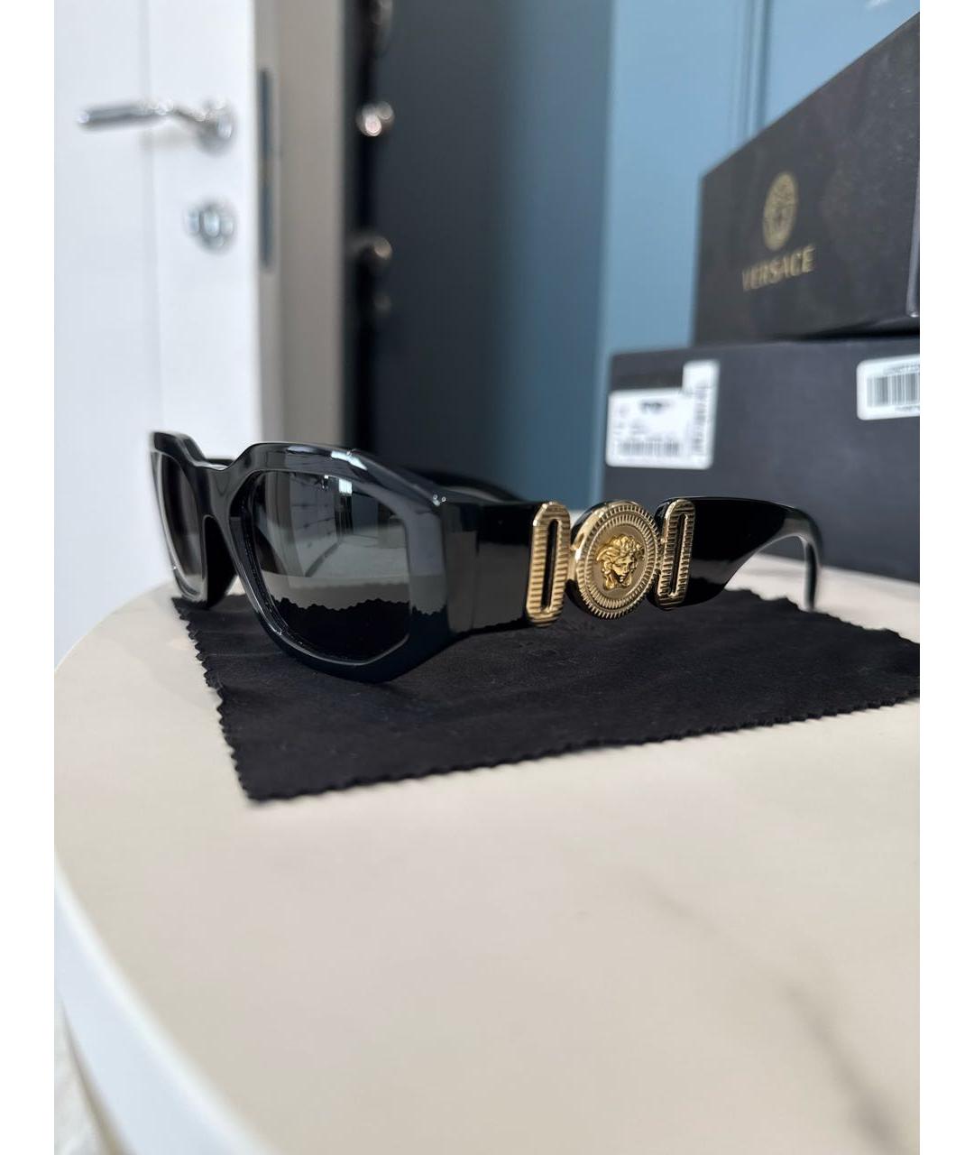 VERSACE Черные пластиковые солнцезащитные очки, фото 3