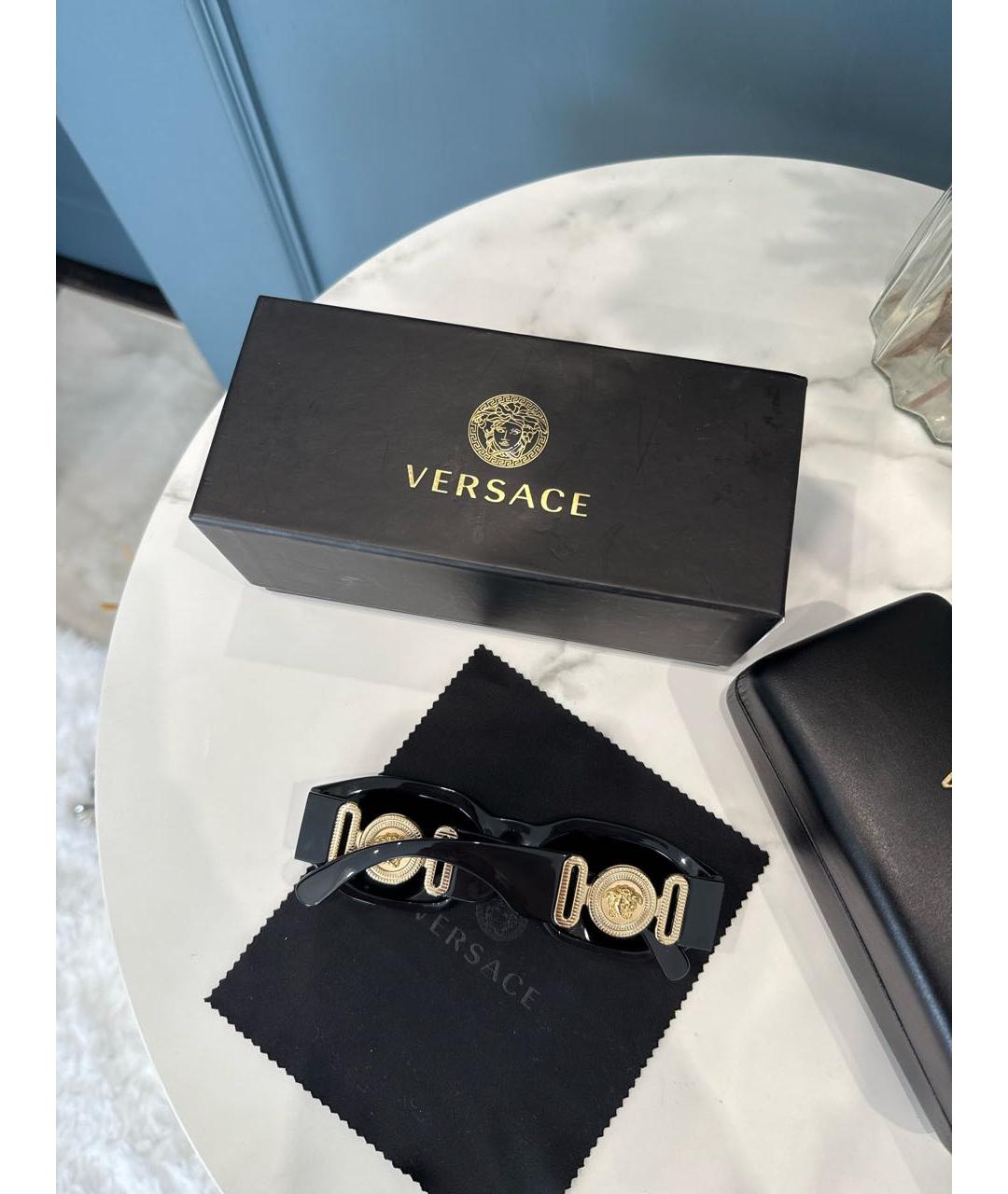 VERSACE Черные пластиковые солнцезащитные очки, фото 4