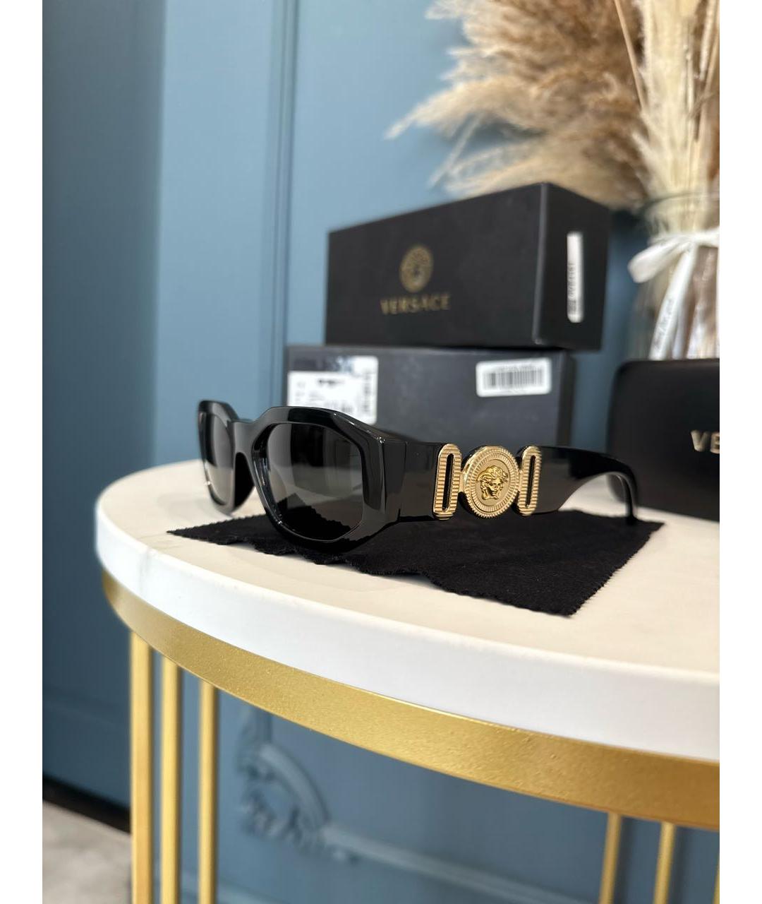 VERSACE Черные пластиковые солнцезащитные очки, фото 2