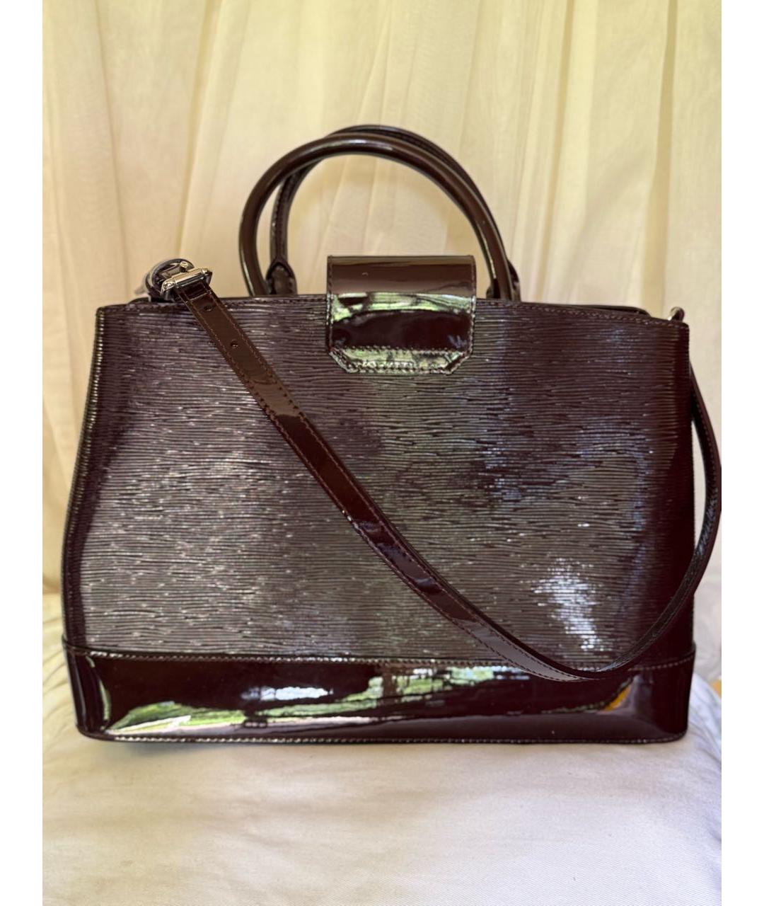 LOUIS VUITTON Бордовая сумка с короткими ручками из лакированной кожи, фото 2