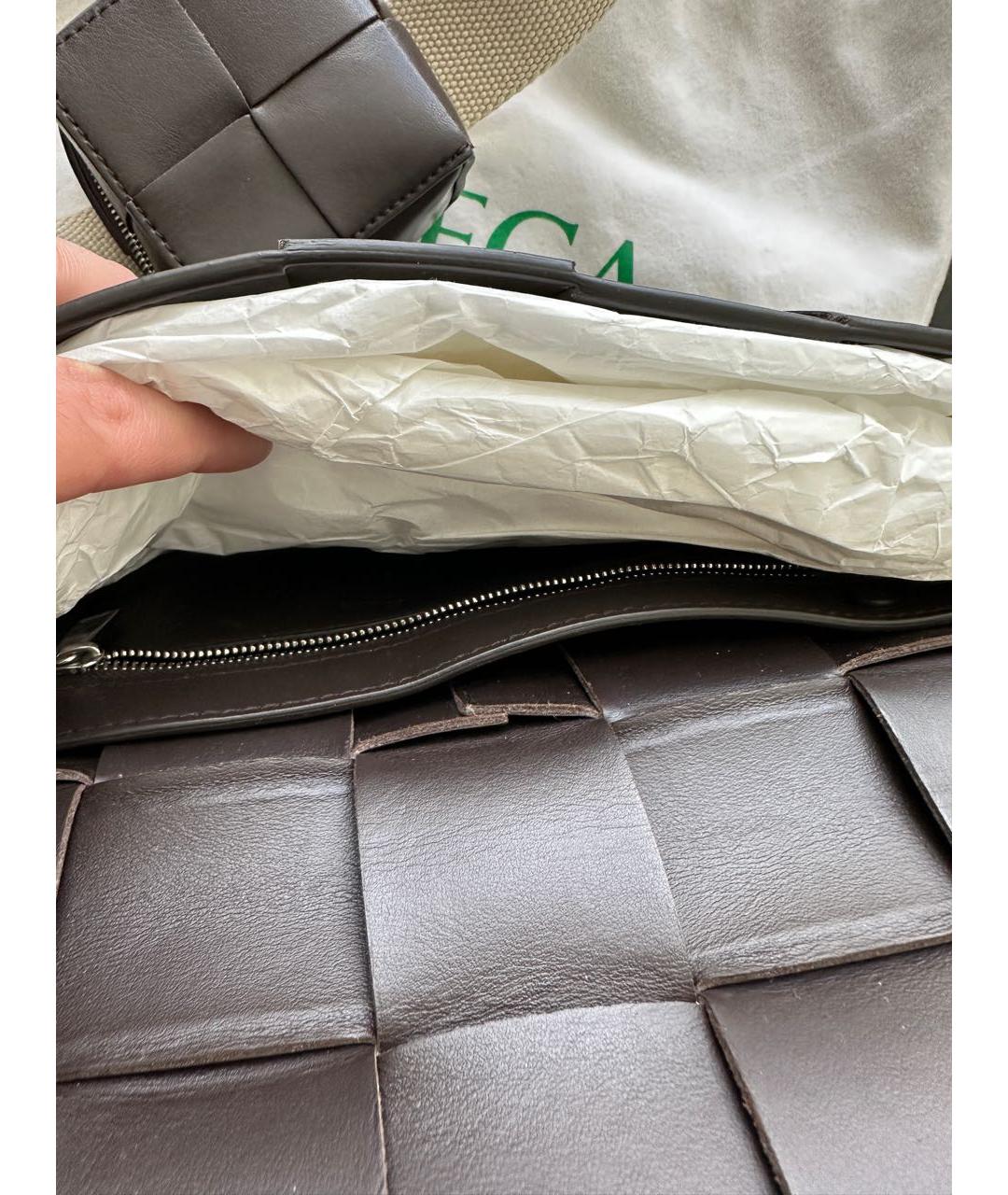 BOTTEGA VENETA Коричневая кожаная сумка на плечо, фото 4