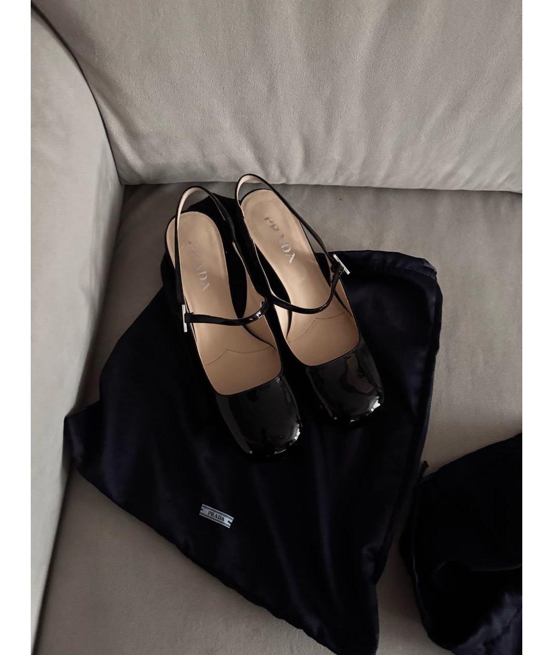PRADA Черные босоножки из лакированной кожи, фото 2