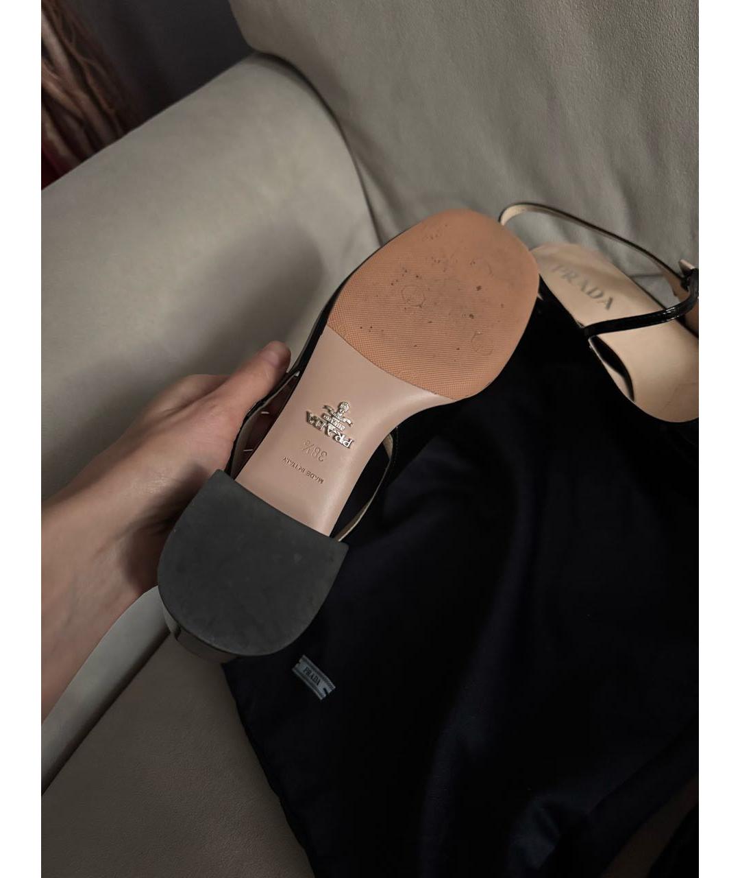 PRADA Черные босоножки из лакированной кожи, фото 4