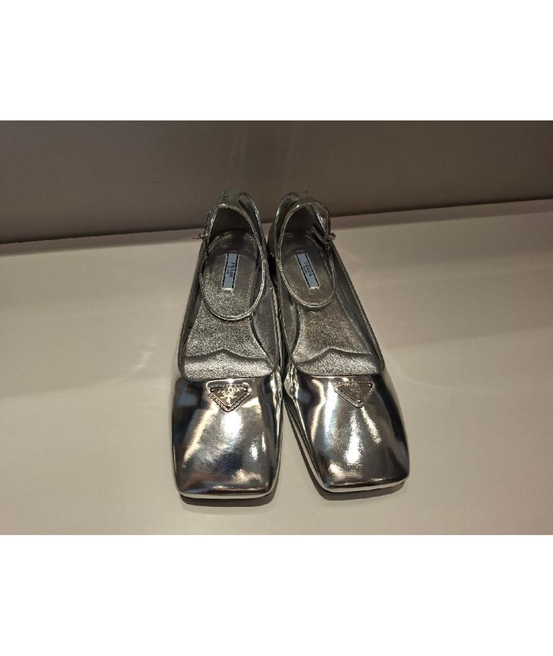 PRADA Серебряные балетки из лакированной кожи, фото 2