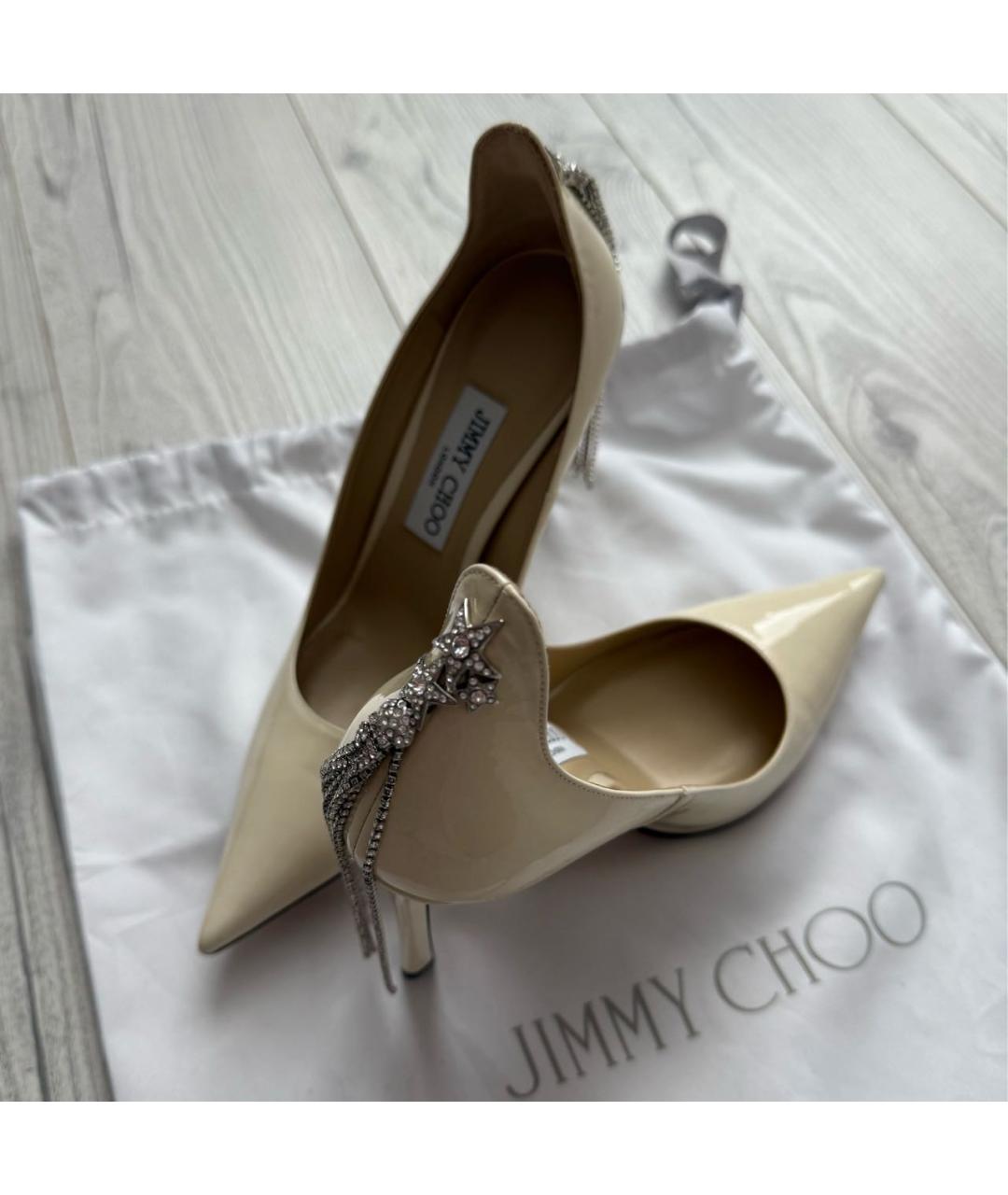 JIMMY CHOO Бежевые туфли из лакированной кожи, фото 6