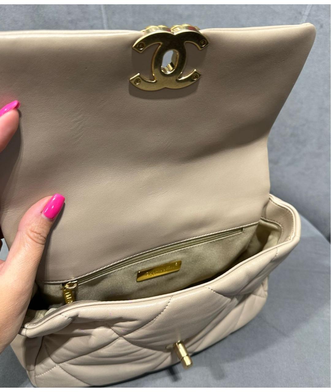 CHANEL Бежевая кожаная сумка через плечо, фото 4