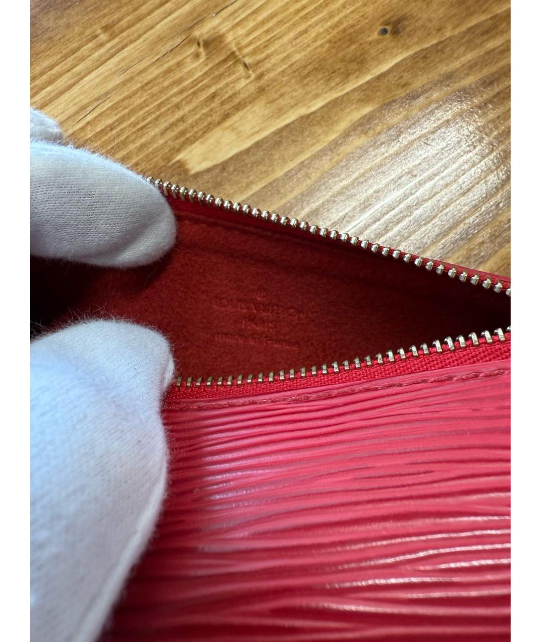 LOUIS VUITTON Красная кожаная сумка с короткими ручками, фото 6