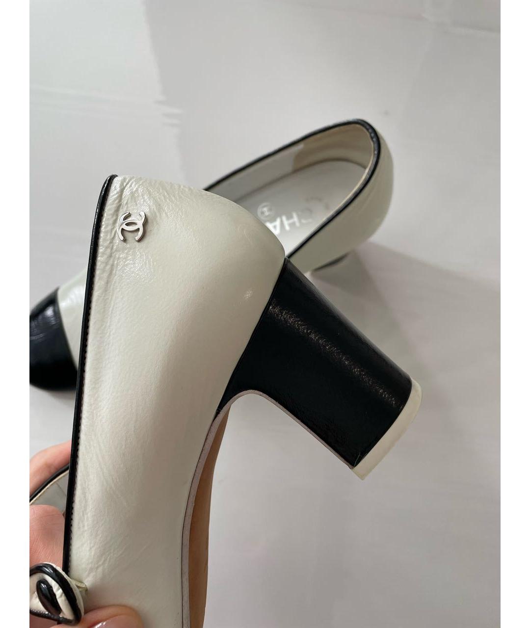 CHANEL Белые туфли из лакированной кожи, фото 6