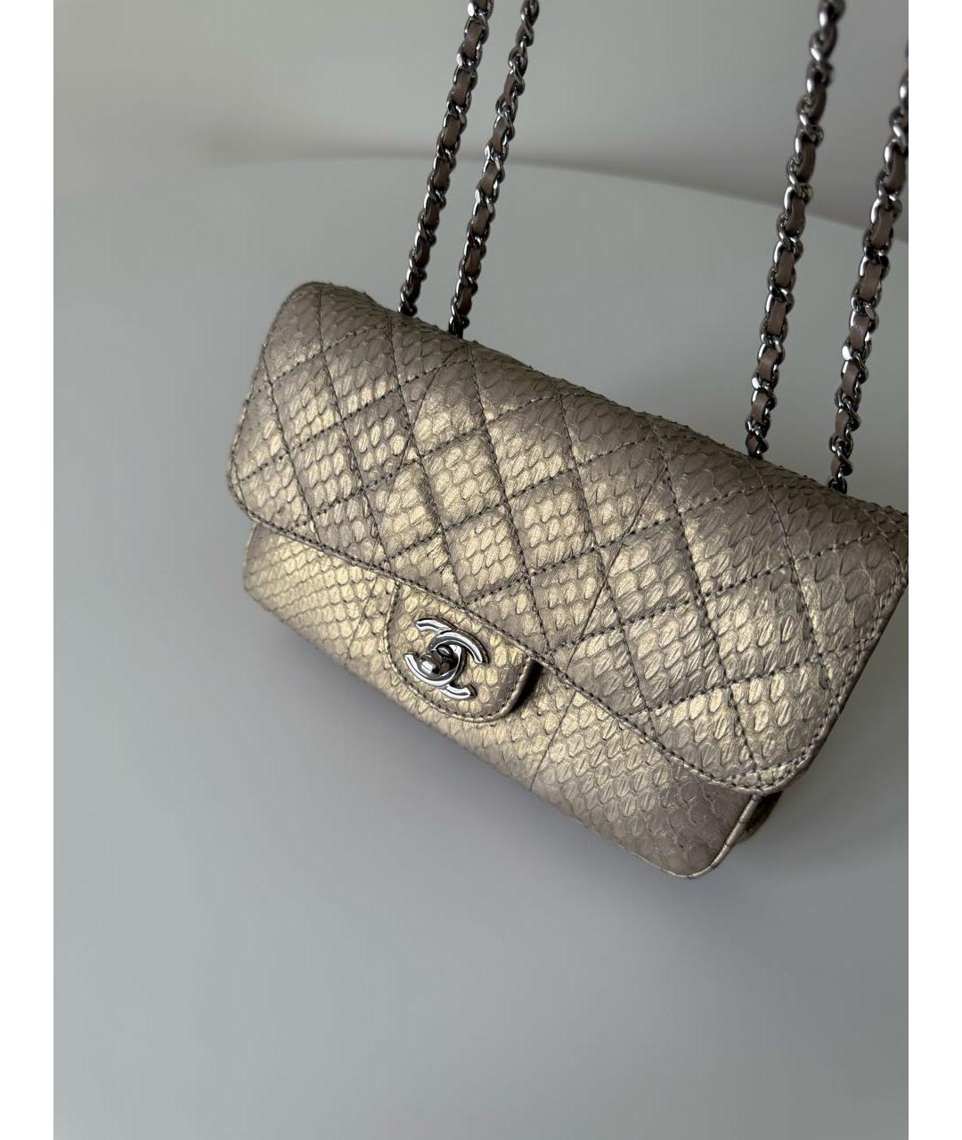 CHANEL Золотая сумка через плечо из экзотической кожи, фото 5