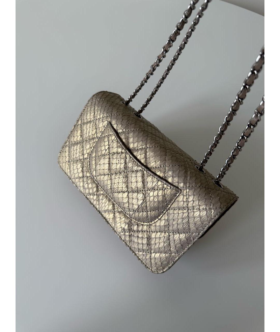 CHANEL Золотая сумка через плечо из экзотической кожи, фото 3