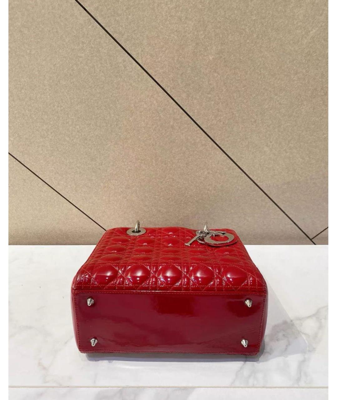 CHRISTIAN DIOR Красная сумка с короткими ручками из лакированной кожи, фото 6