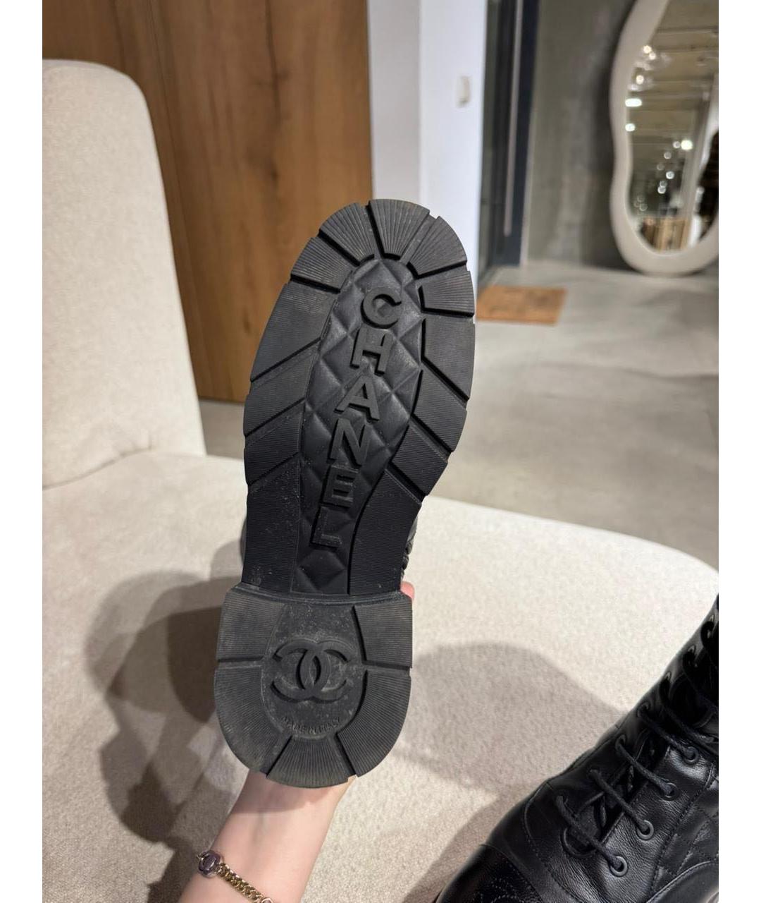 CHANEL Черные кожаные сапоги, фото 4