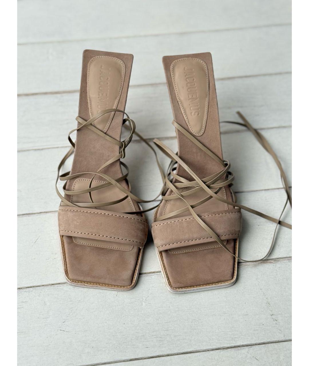 JACQUEMUS Бежевые нубуковые босоножки, фото 2