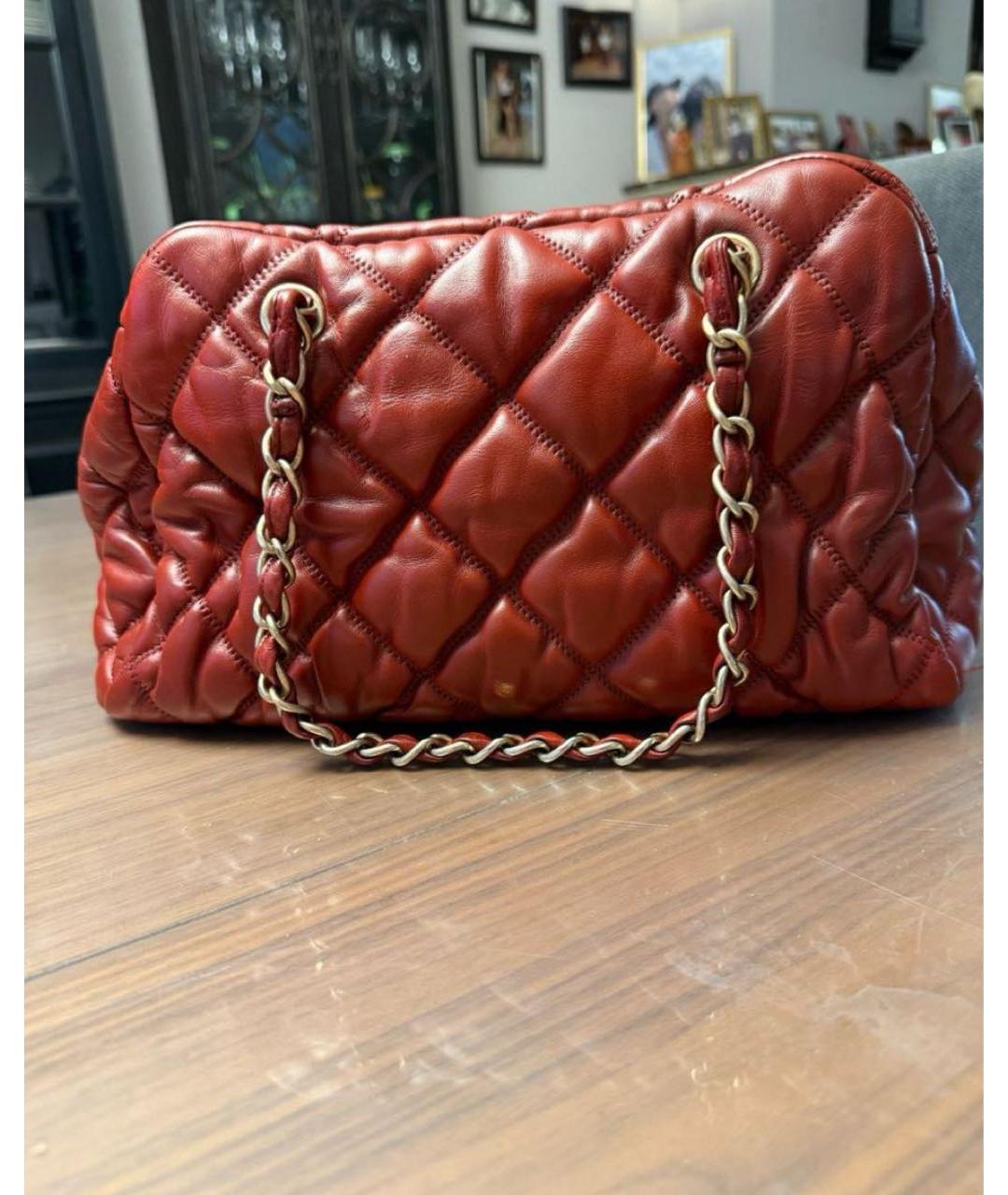 CHANEL Бордовая кожаная сумка с короткими ручками, фото 3