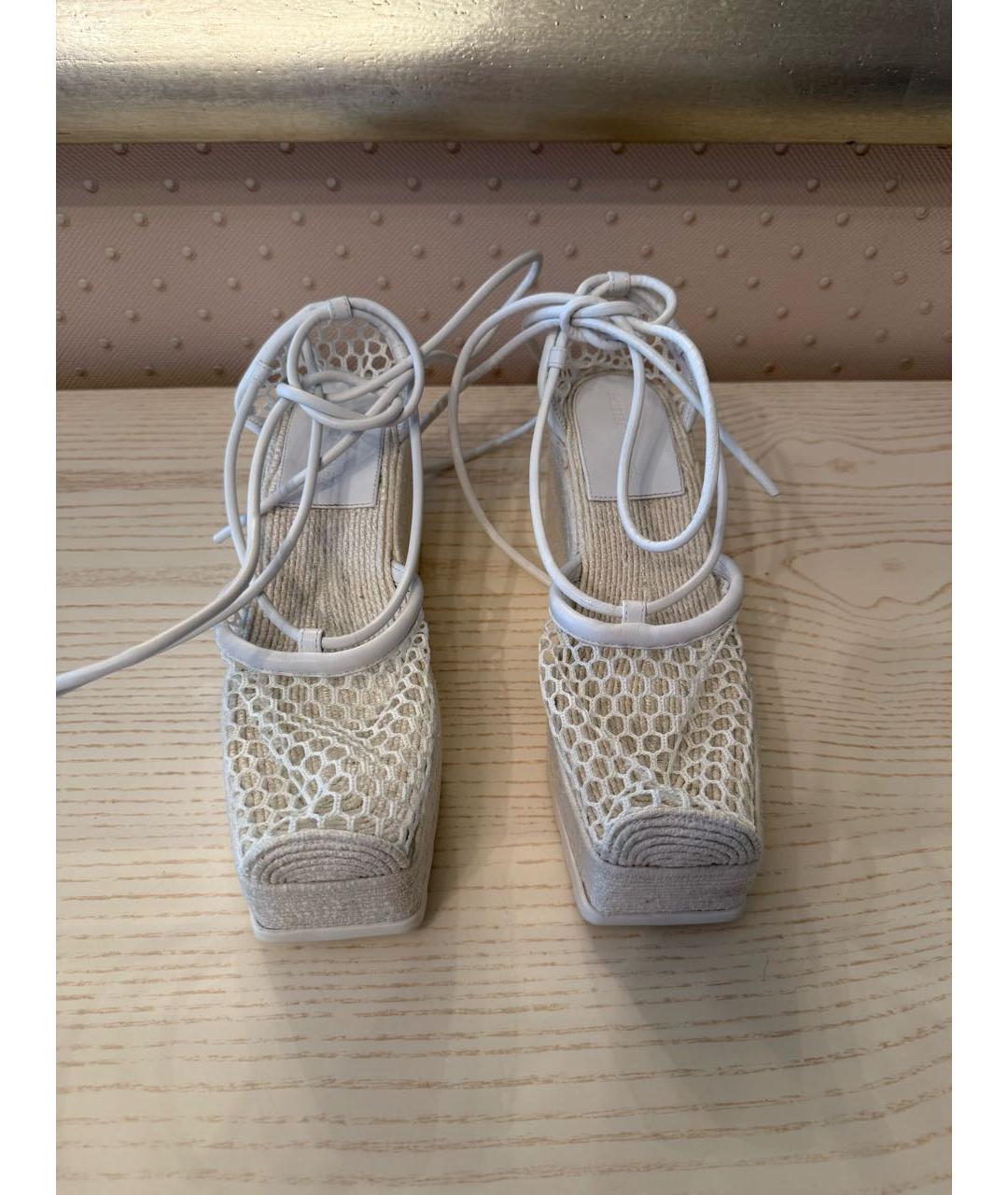 BOTTEGA VENETA Белые текстильные босоножки, фото 2