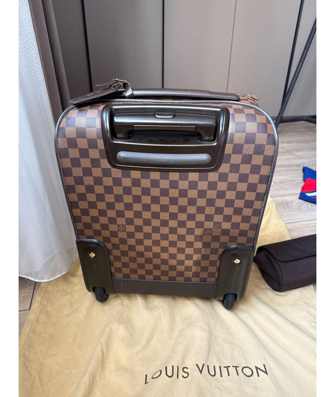 LOUIS VUITTON Коричневый кожаный чемодан, фото 2