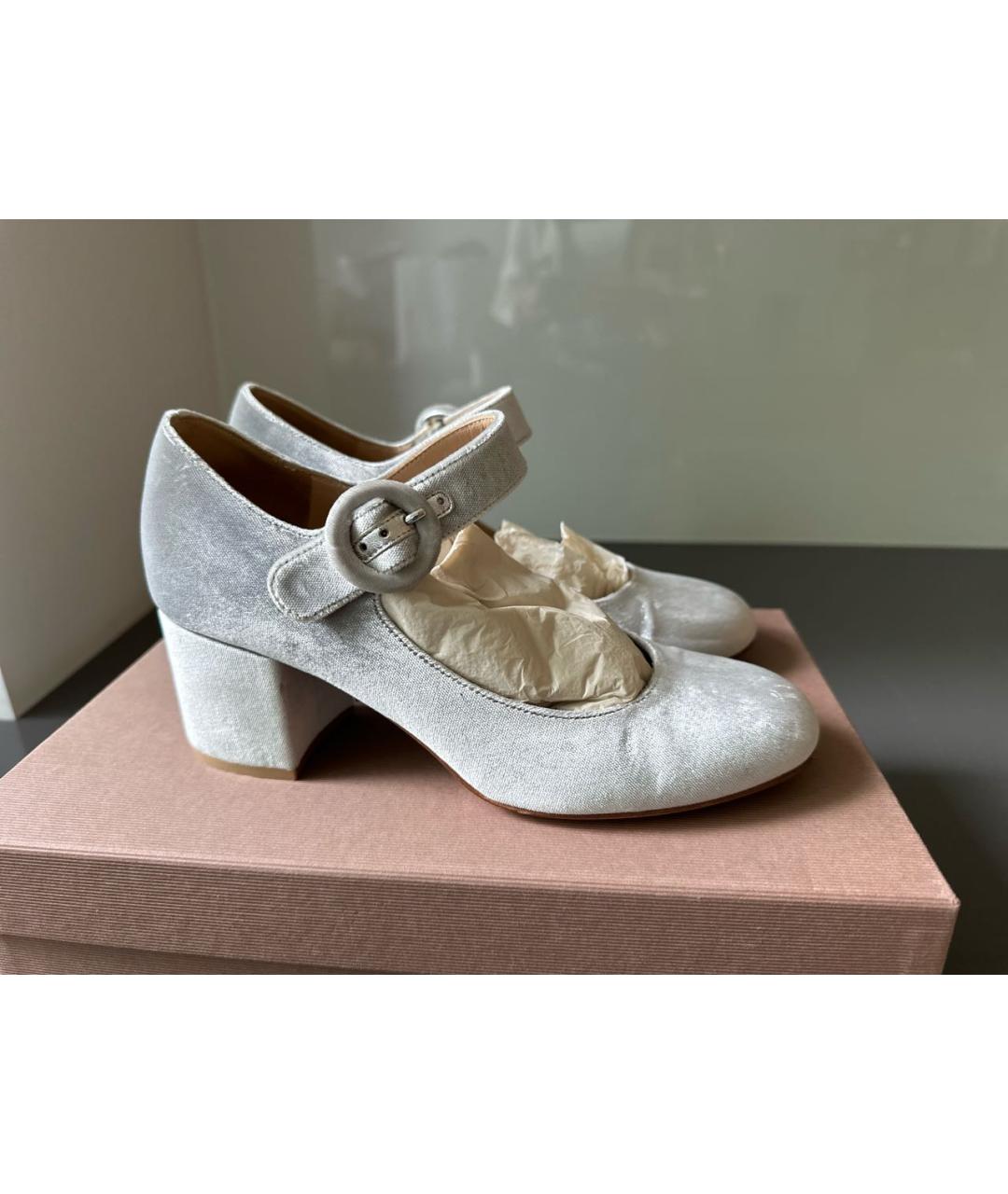 GIANVITO ROSSI Серые бархатные свадебные туфли на низком каблуке, фото 6
