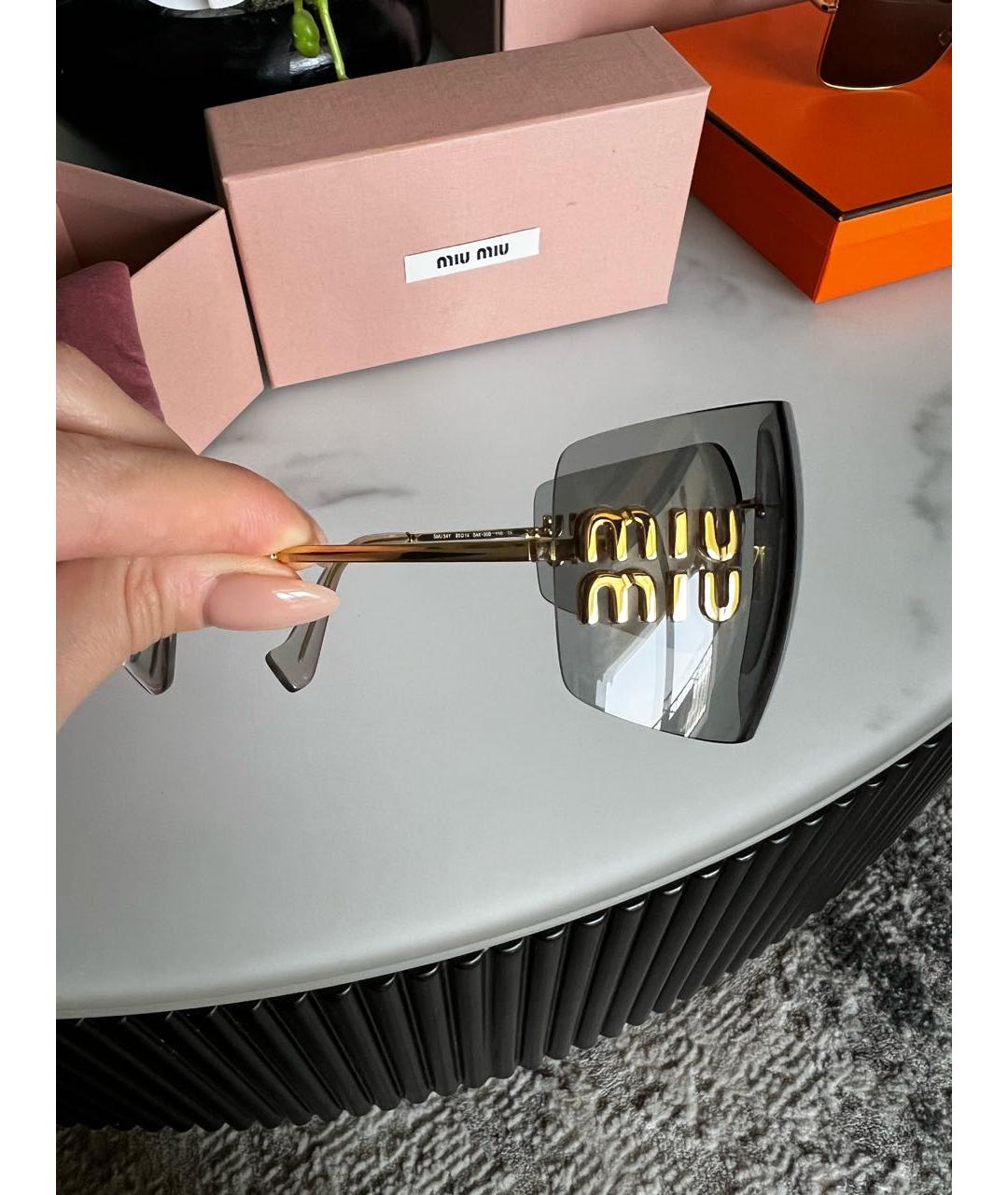 MIU MIU Серые пластиковые солнцезащитные очки, фото 6