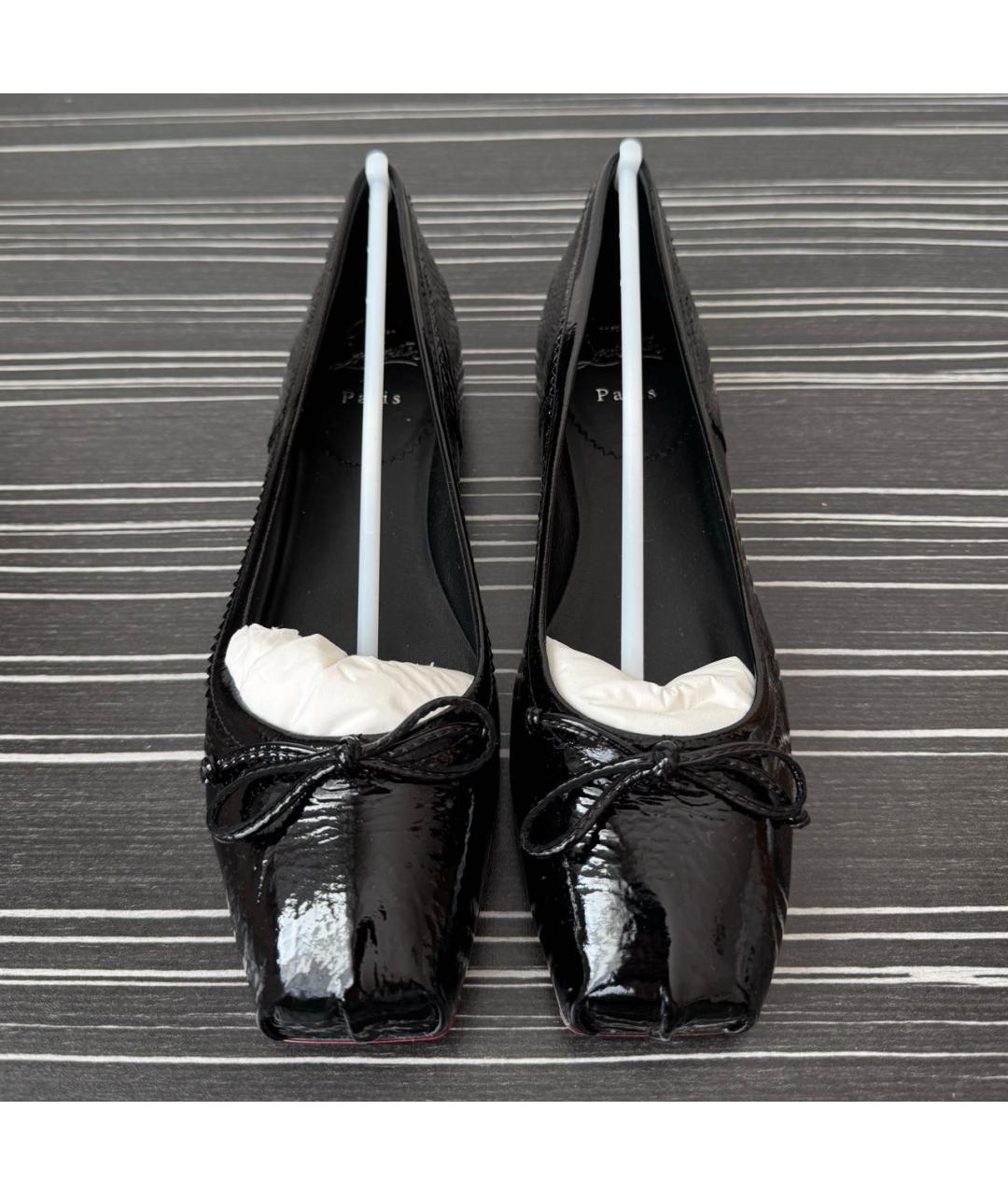 CHRISTIAN LOUBOUTIN Черные балетки из лакированной кожи, фото 3