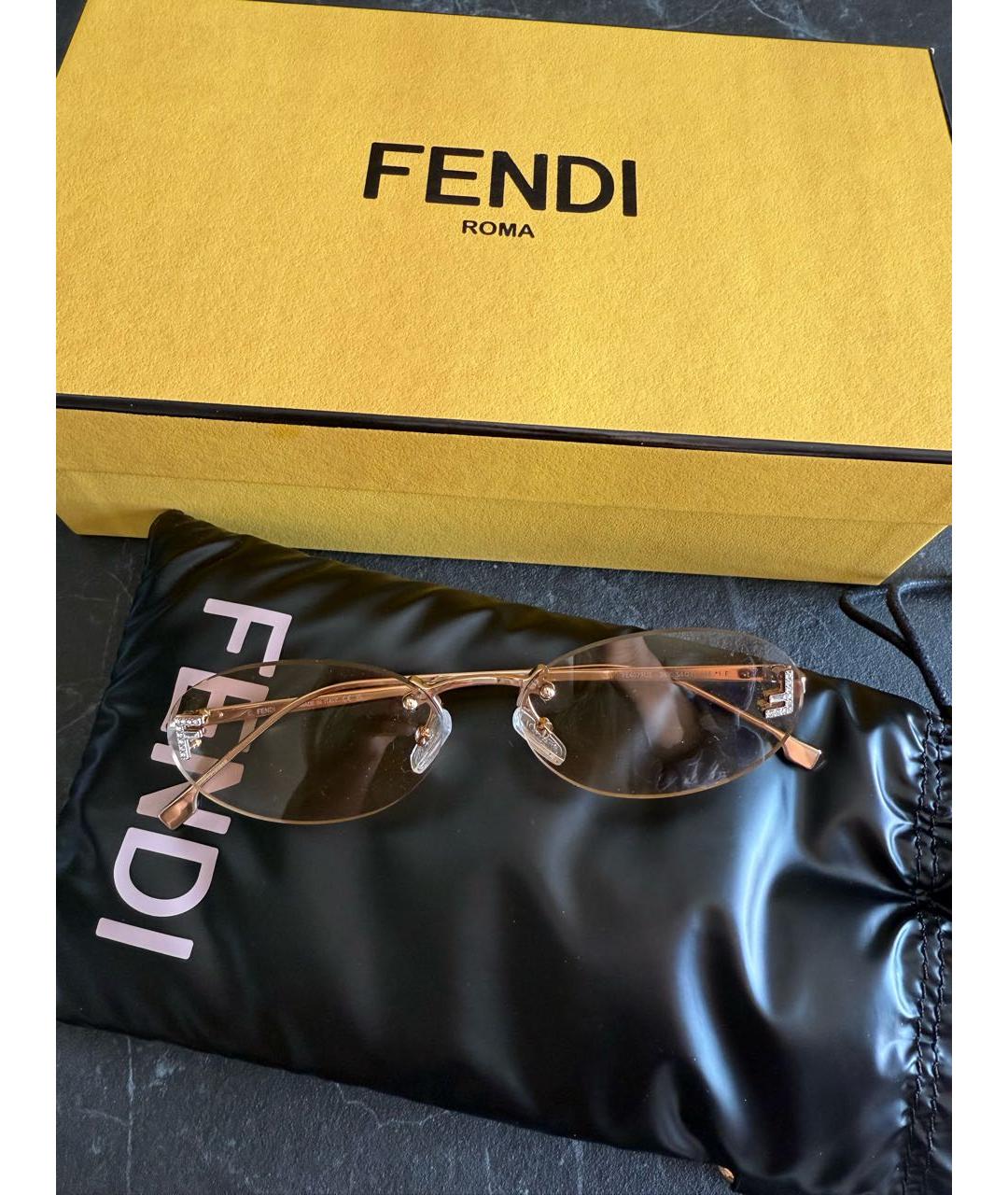 FENDI Бежевые металлические солнцезащитные очки, фото 3