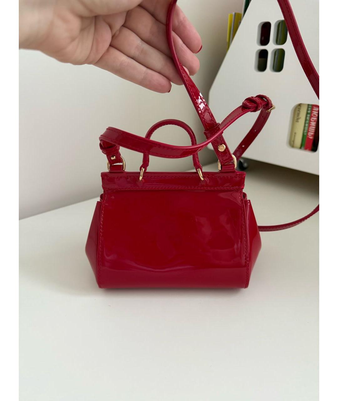 DOLCE&GABBANA Красная сумка через плечо из лакированной кожи, фото 3