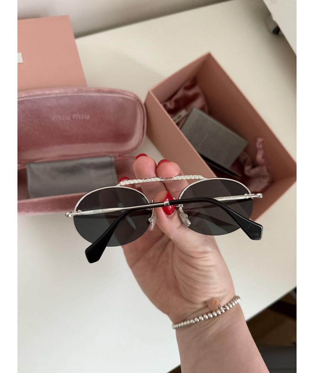 MIU MIU Антрацитовые металлические солнцезащитные очки, фото 2