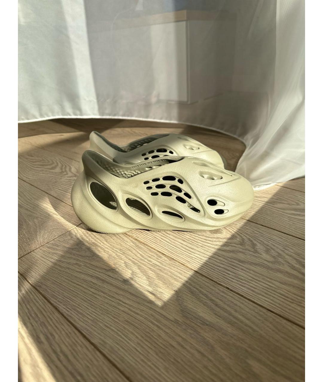 ADIDAS YEEZY Бежевые резиновые кроссовки, фото 7