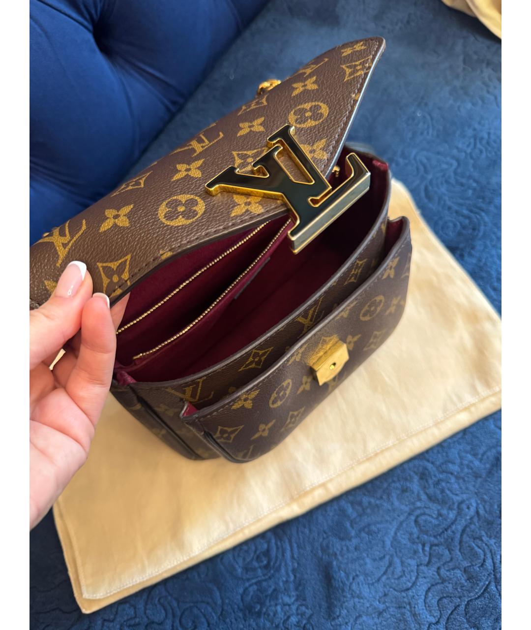 LOUIS VUITTON Коричневая кожаная сумка через плечо, фото 9