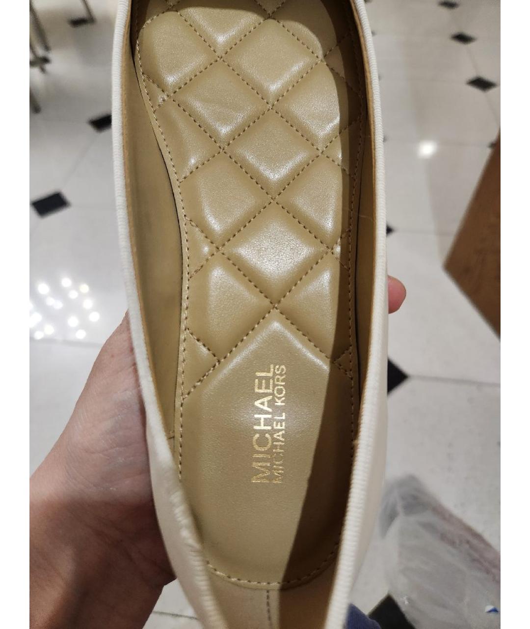 MICHAEL KORS Бежевые кожаные балетки, фото 9