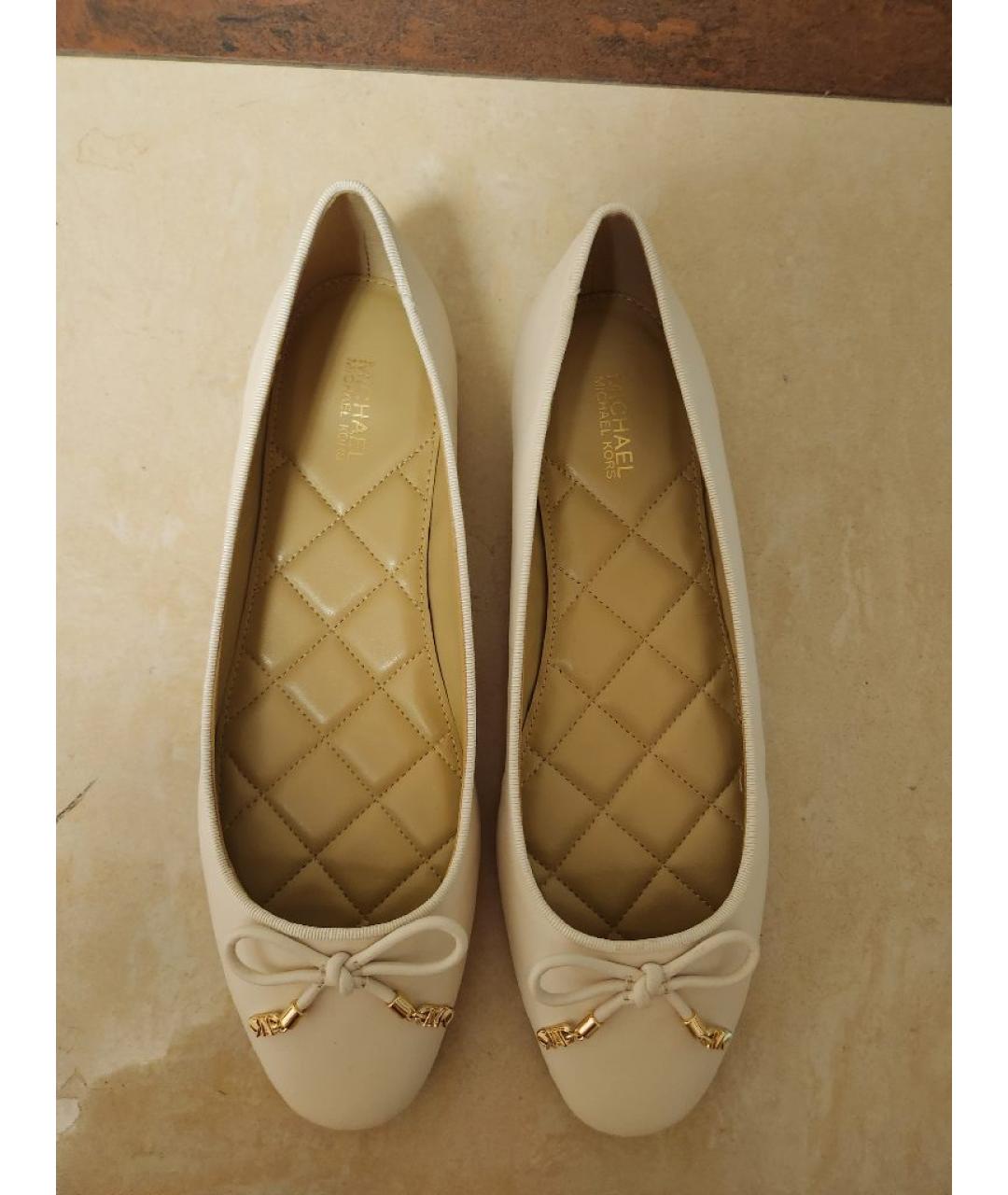 MICHAEL KORS Бежевые кожаные балетки, фото 3