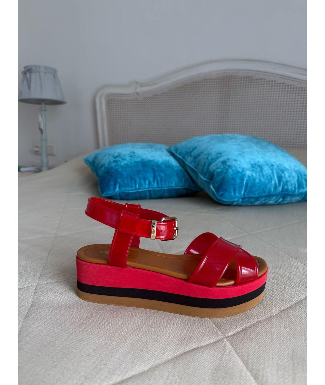 FENDI Красные босоножки, фото 8