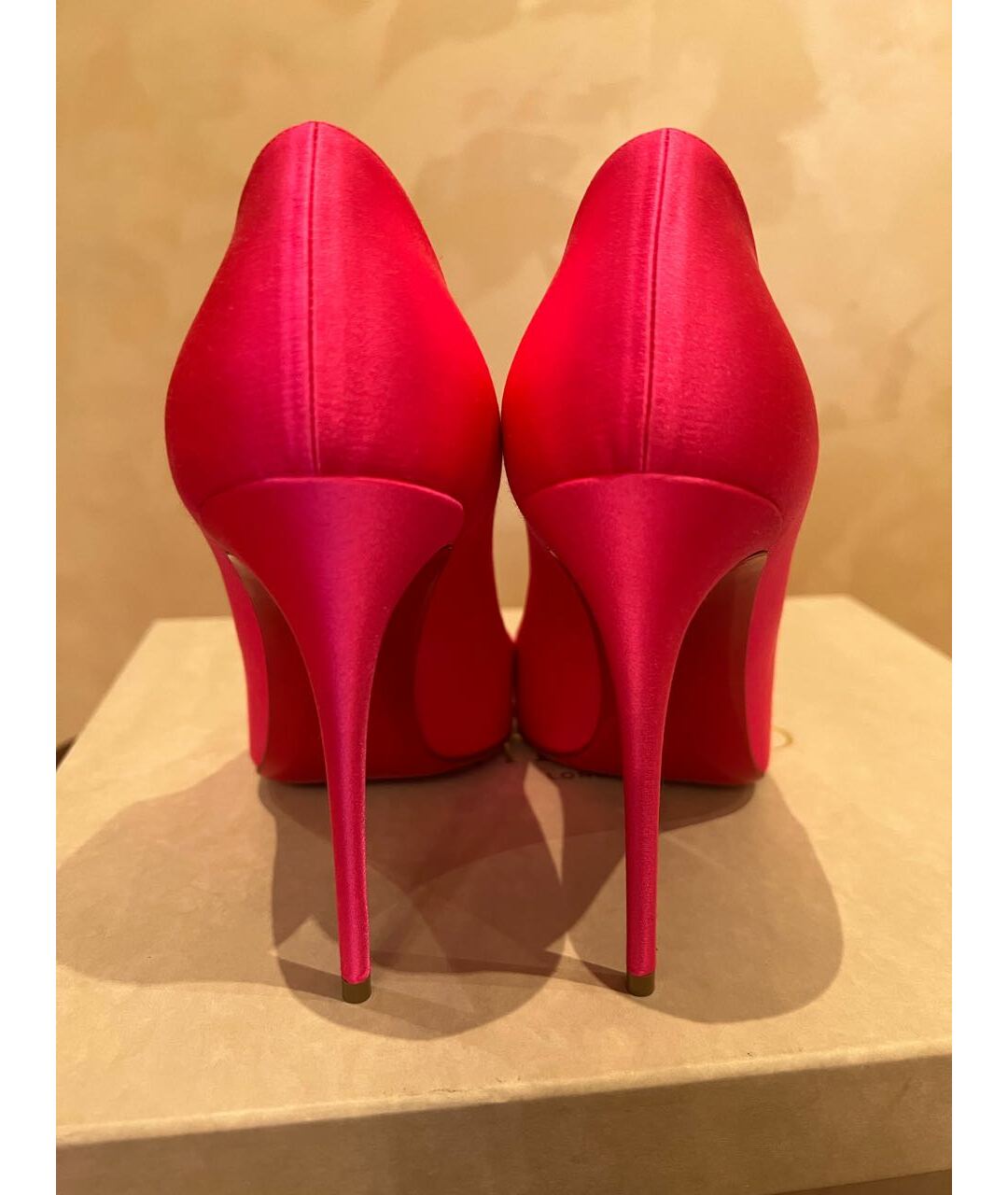 CHRISTIAN LOUBOUTIN Фуксия текстильные туфли, фото 4