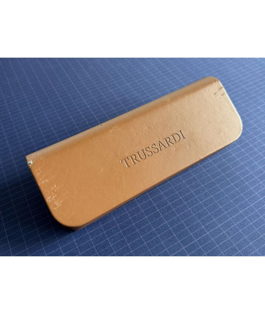 TRUSSARDI Бордовые пластиковые солнцезащитные очки, фото 3