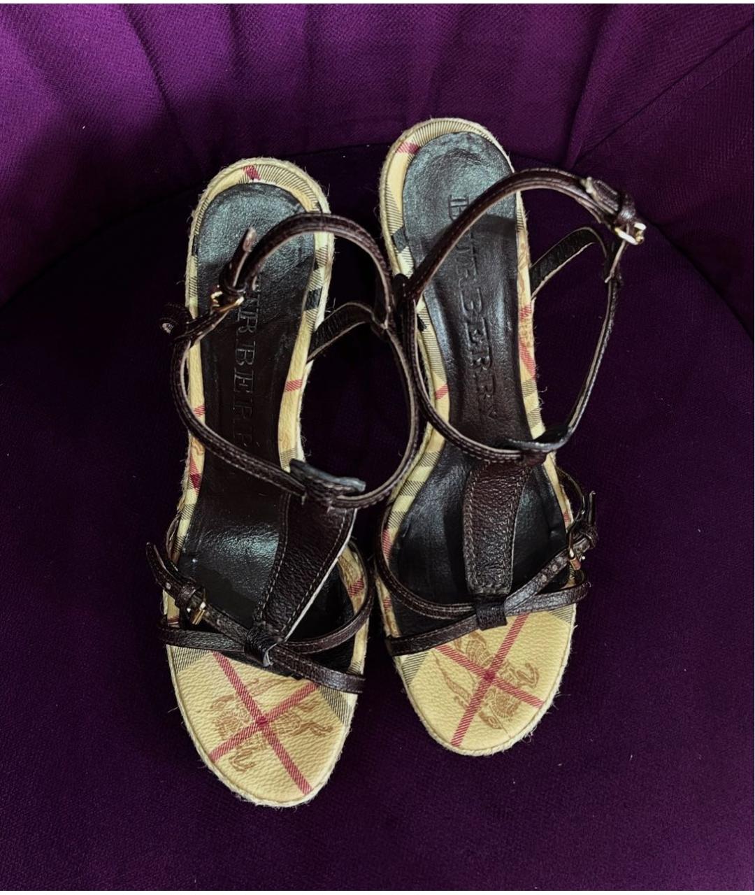 BURBERRY Коричневые кожаные босоножки, фото 2