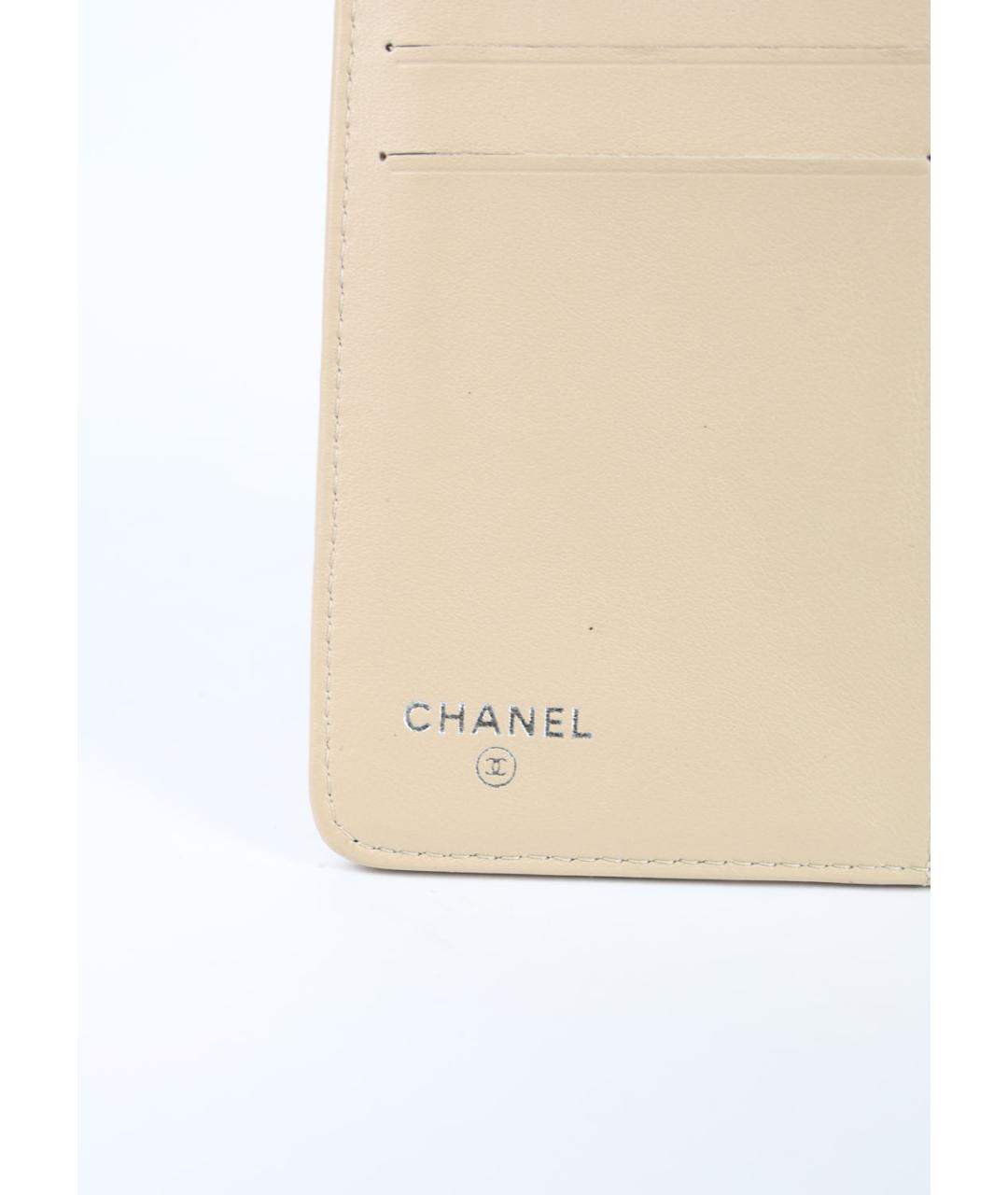 CHANEL Бежевый кожаный кошелек, фото 5