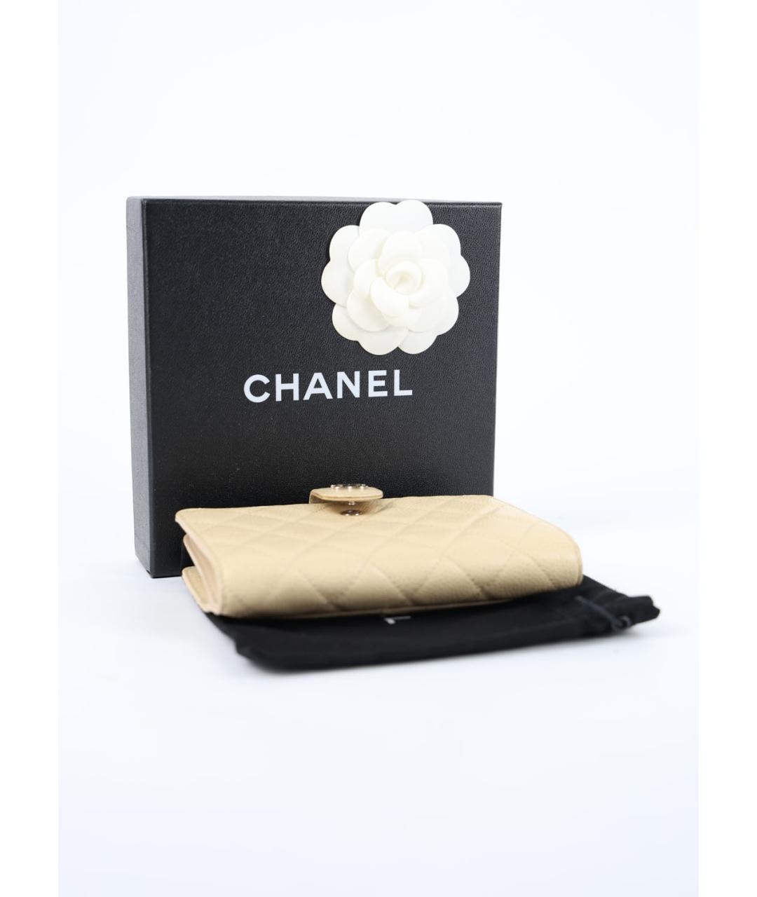 CHANEL Бежевый кожаный кошелек, фото 6