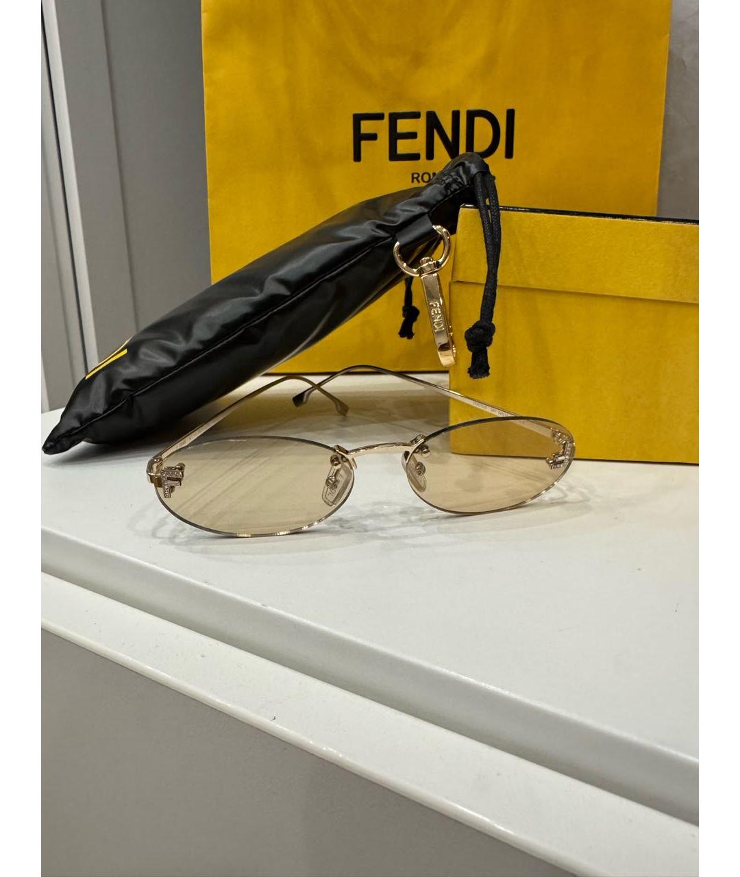 FENDI Бежевые металлические солнцезащитные очки, фото 4