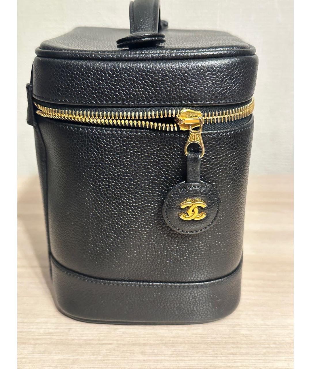 CHANEL Черная кожаная сумка с короткими ручками, фото 3
