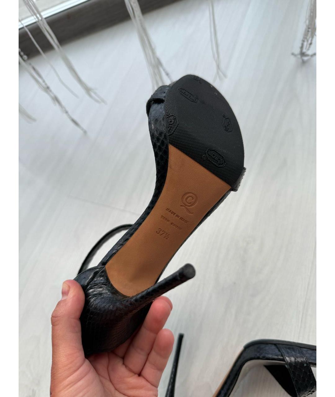 ALEXANDER MCQUEEN Черные босоножки из экзотической кожи, фото 4