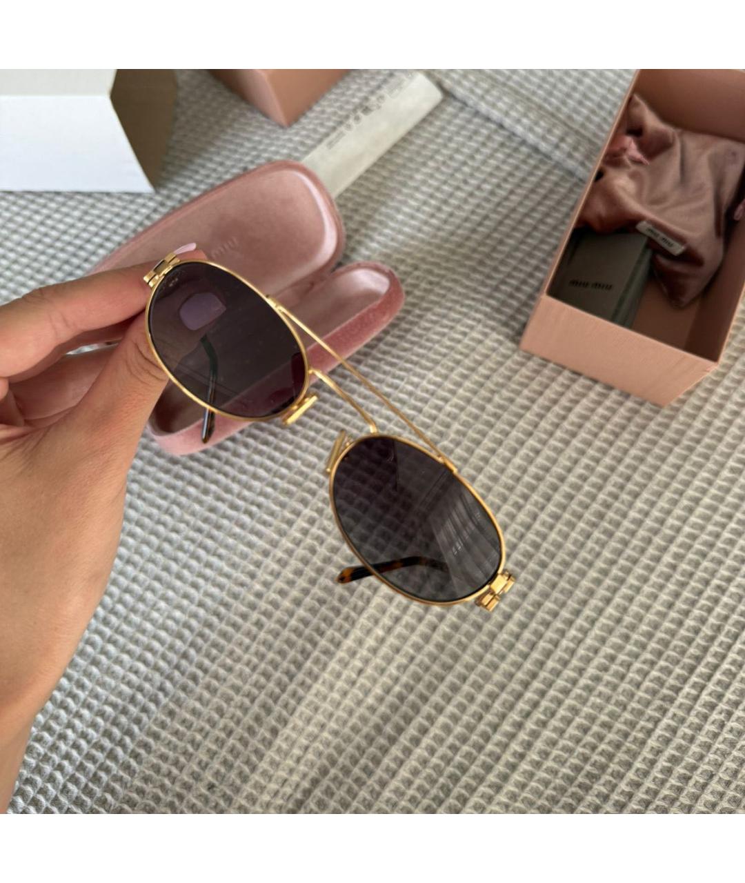 MIU MIU Золотые металлические солнцезащитные очки, фото 4