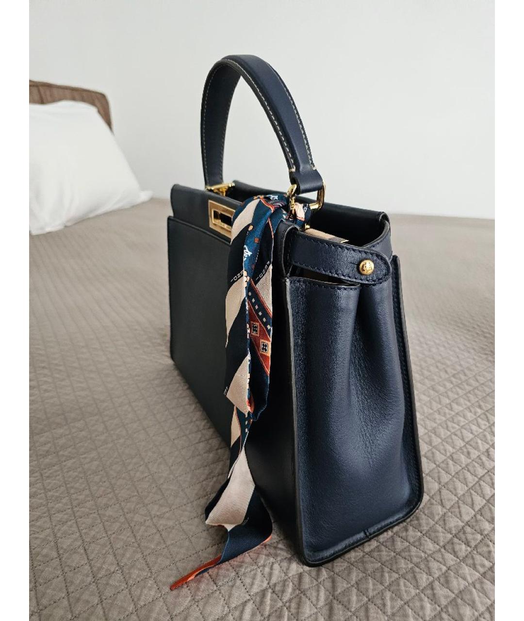 FENDI Темно-синяя кожаная сумка с короткими ручками, фото 2